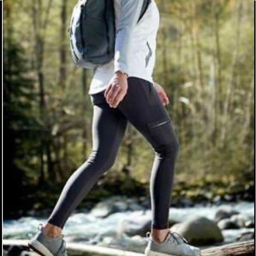 ATHLETA PETITE HEADLANDS HYBRID CARGO TIGHTS